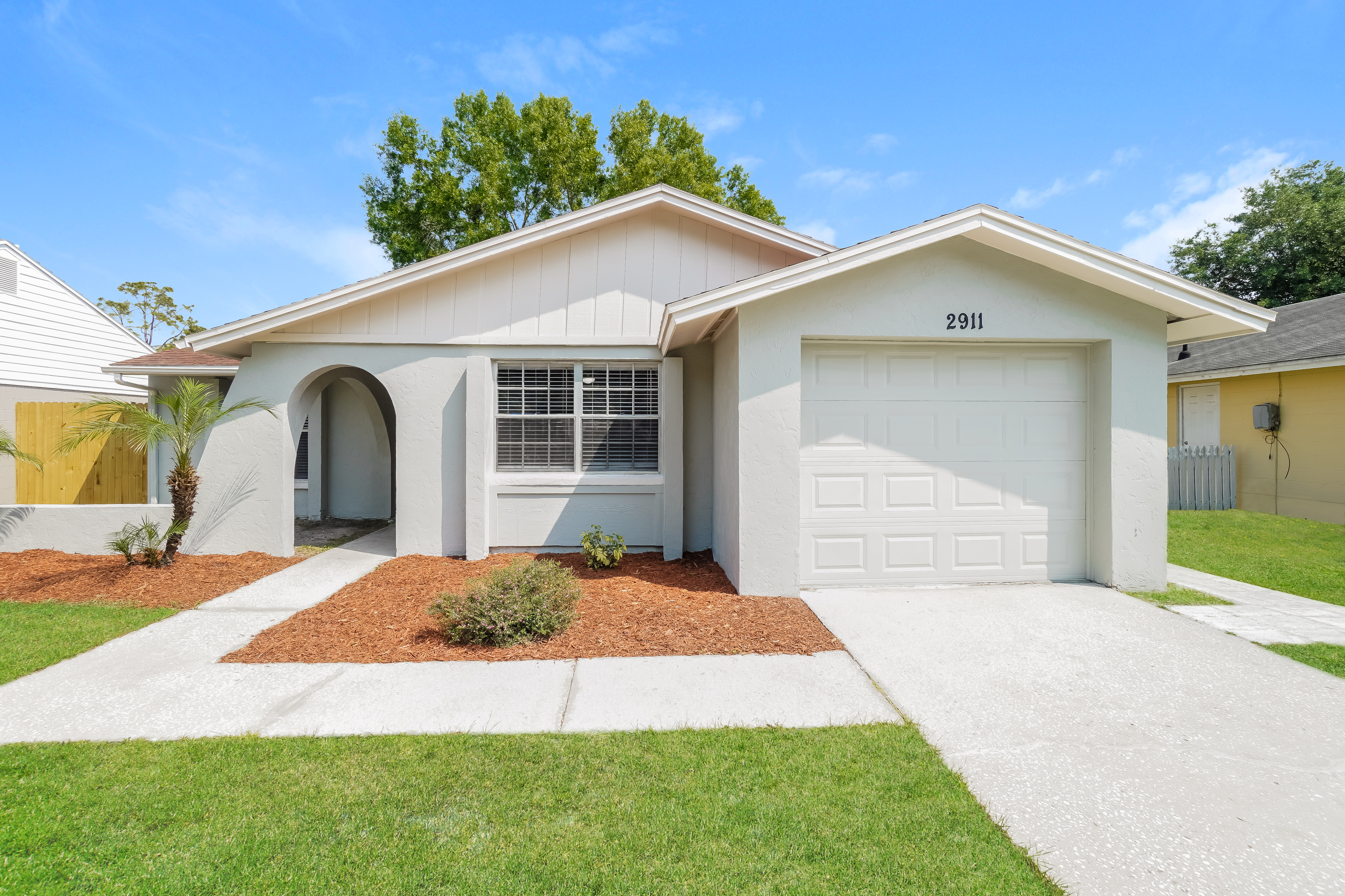 2911 CEDARIDGE DR TAMPA, FL 33618